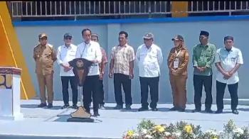 Presiden Joko Widodo Resmikan Pasar Pasir Gintung Didampingi Walikota Bandar Lampung Eva Dwiana